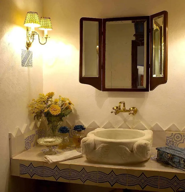 Palacio Del Cobertizo De Santa Ines Granada Bed & Breakfast