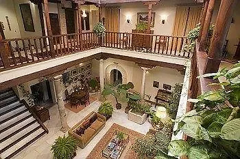 Palacio Del Cobertizo De Santa Ines Granada Bed & Breakfast